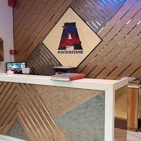 Hotel Awesome International New Delhi Exterior photo