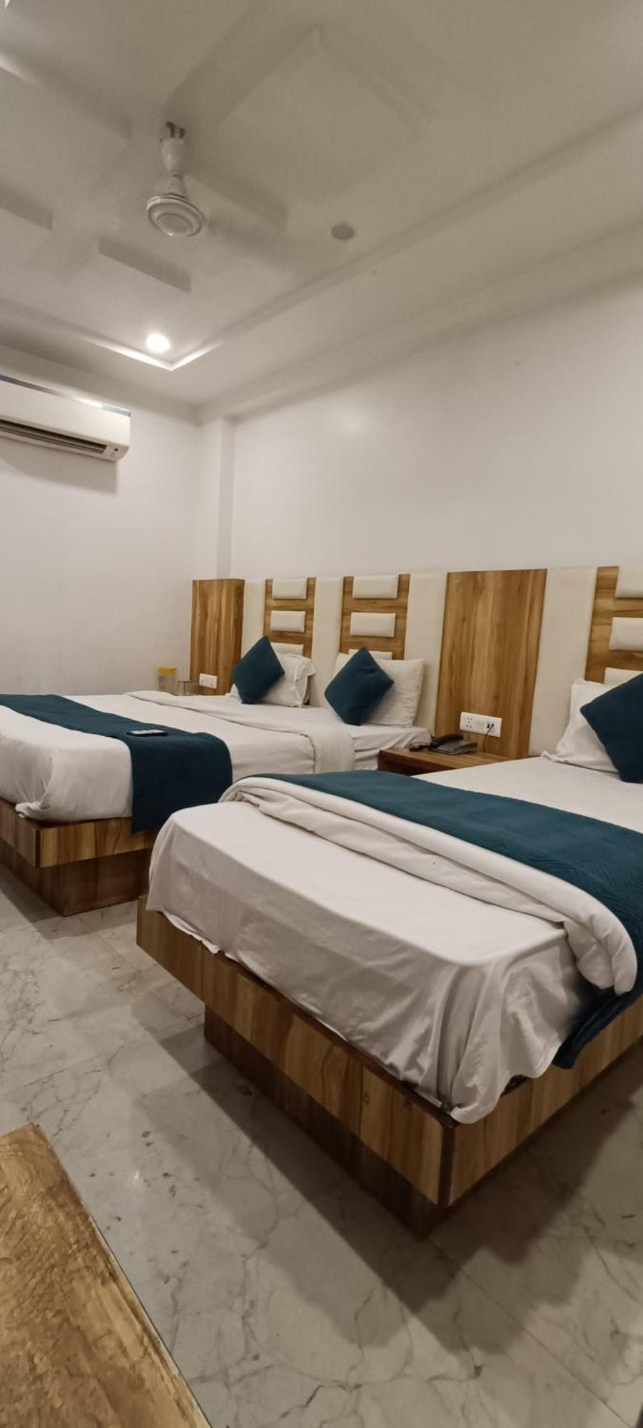 Hotel Awesome International New Delhi Exterior photo